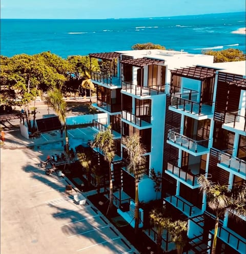 Luxury Beachside Escape – 3BR/2BA image 1