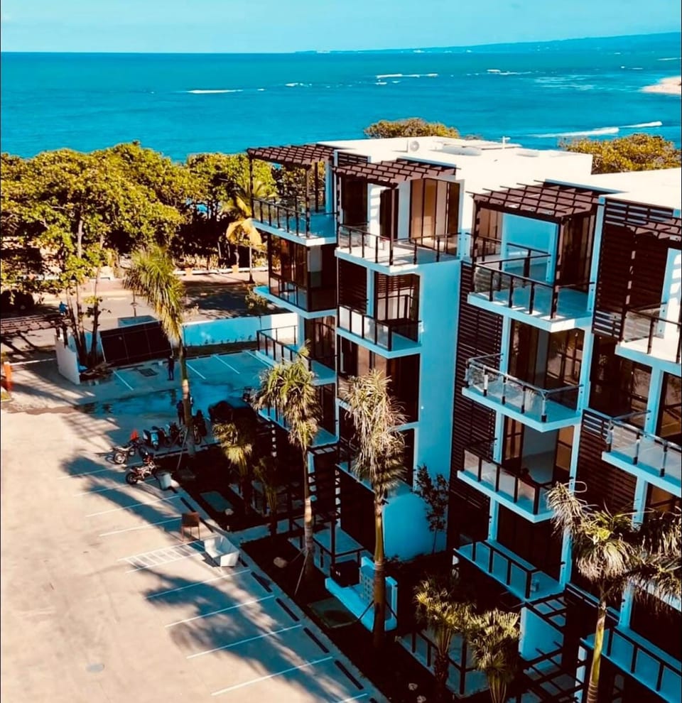 Luxury Beachside Escape – 3BR/2BA image 1