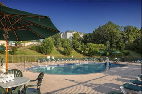 Branson Resort Getaway with Amenities