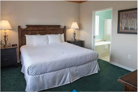 Branson Resort Getaway with Amenities