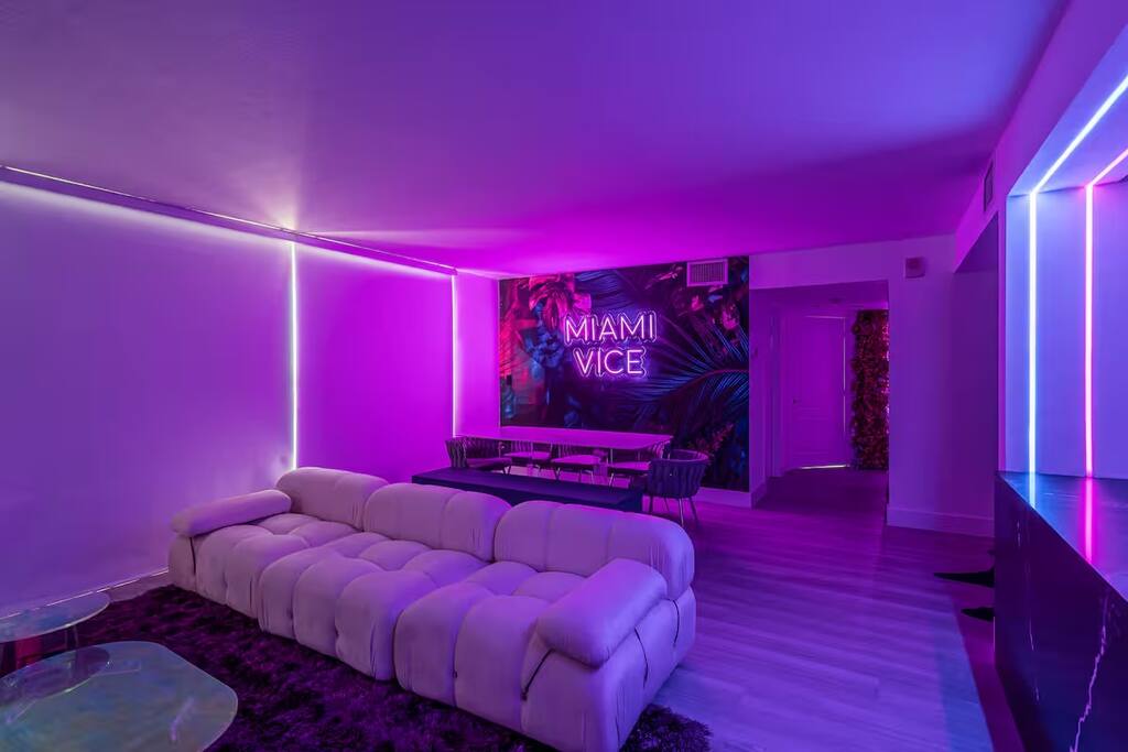 miami-vice-luxe-condo-*-views-pool-and-prime-locale/