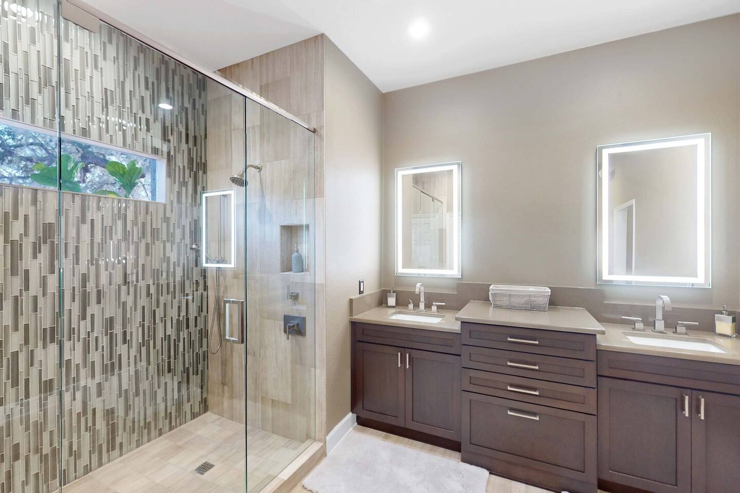 the-riverview-estates:-sauna-and-heated-pool/