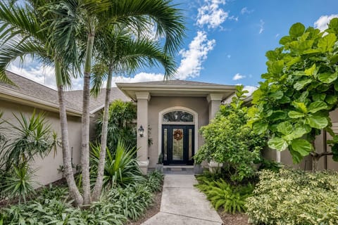 Luxury Pool Home in Riverview Tampa