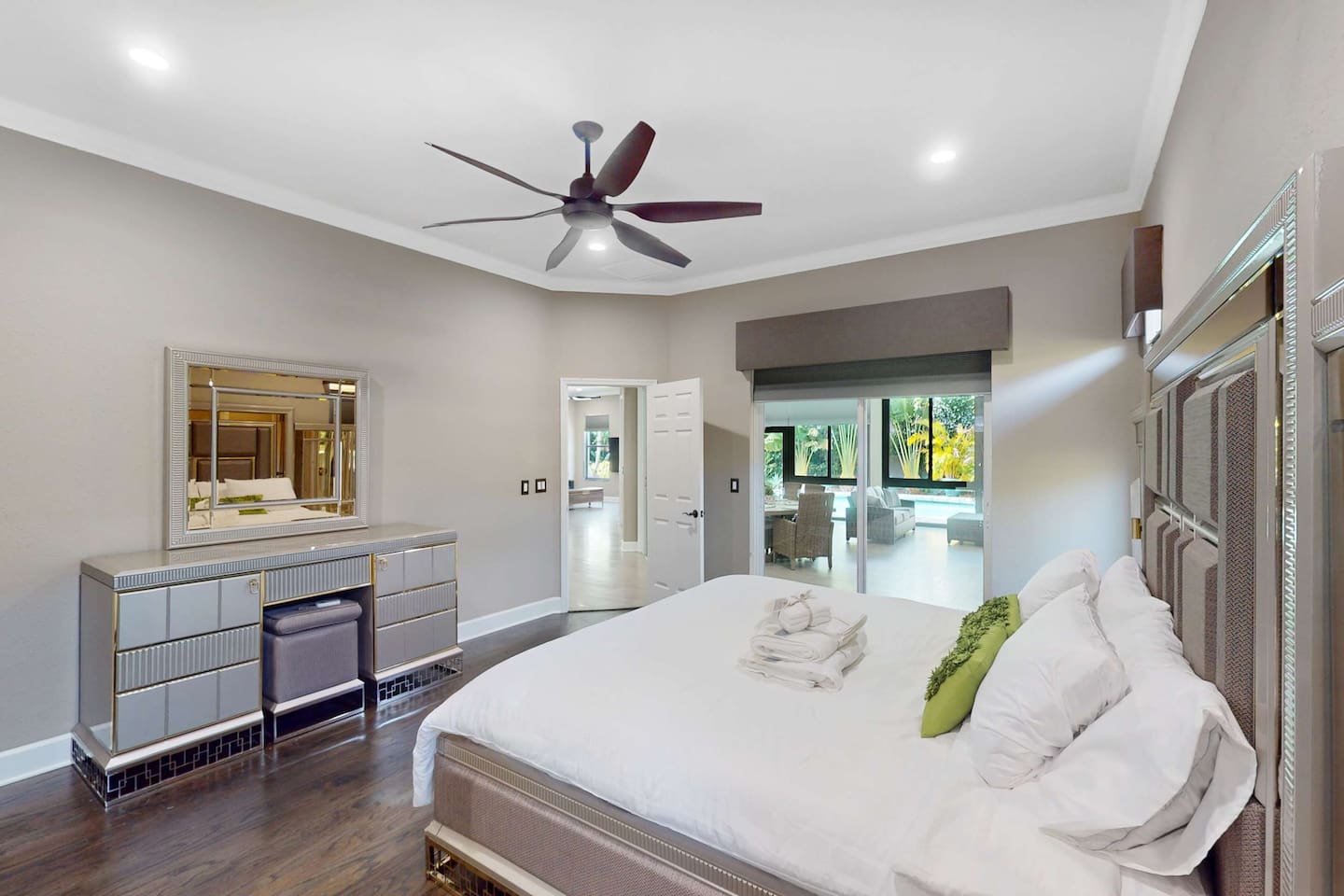 the-riverview-estates:-sauna-and-heated-pool/