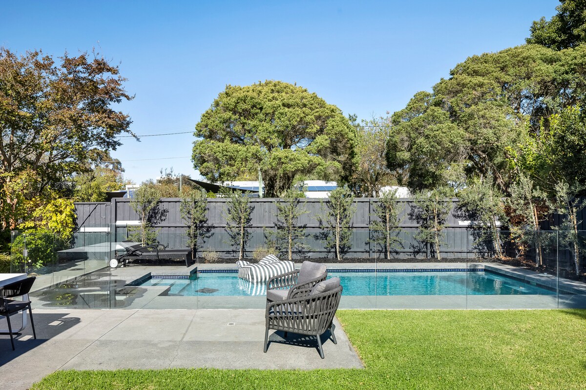 brighton-designer-retreat-walk-to-beach-and-cafes/