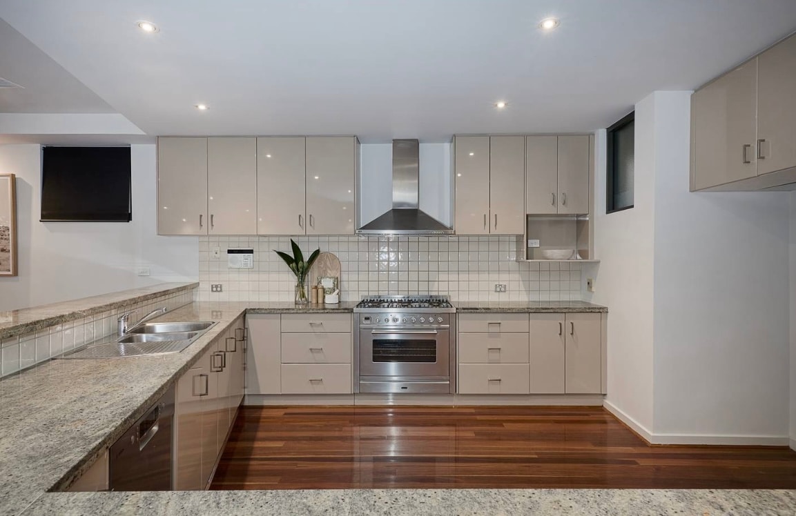 black-rock-waterfront-4br-heated-spa-and-views/