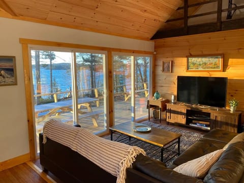 Eastman's Seaside Cottage with Private Beach