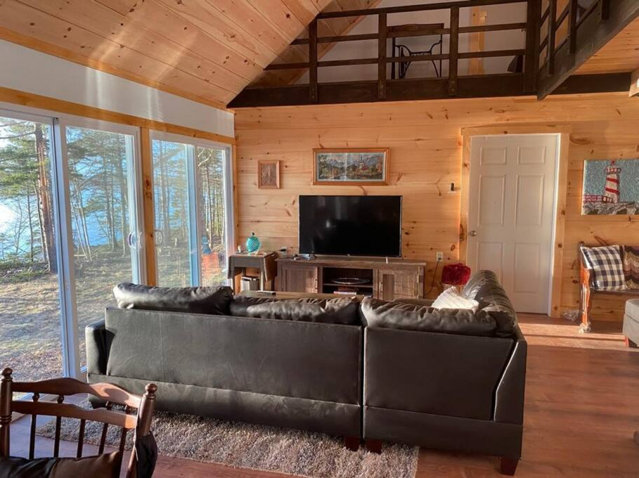 eastman's-seaside-cottage-with-private-beach/