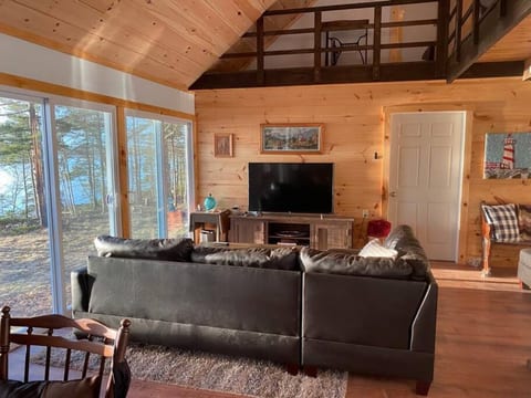 Eastman's Seaside Cottage with Private Beach