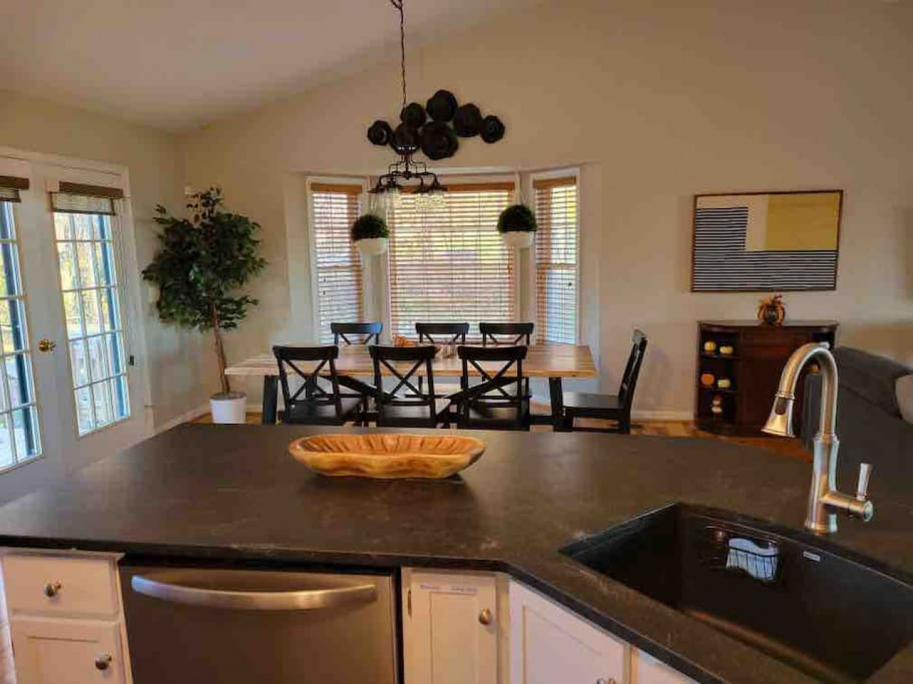 Blue Mountain Getaway: Hot tub, Winery, Game Room - Wise County