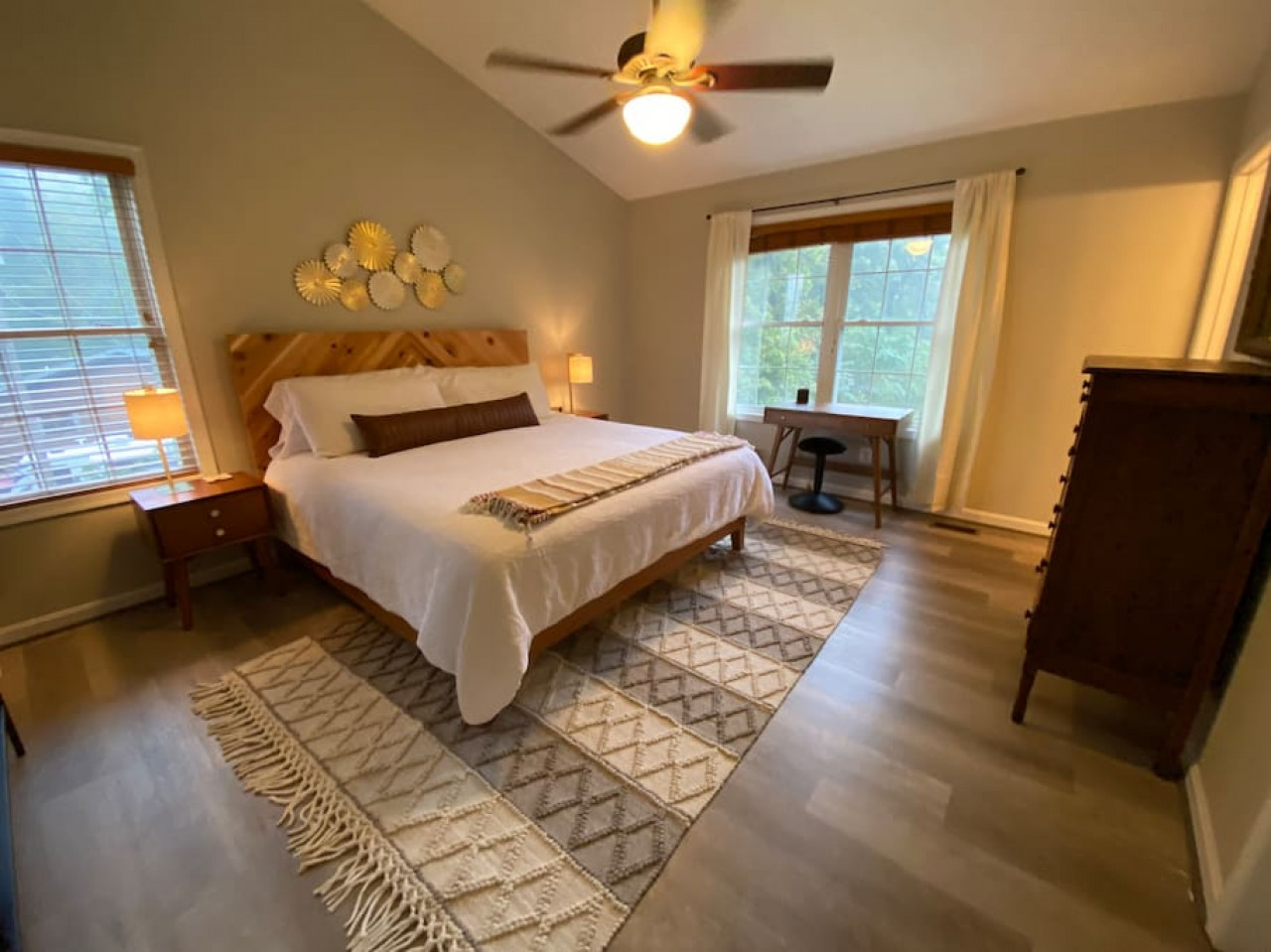 Blue Mountain Getaway: Hot tub, Winery, Game Room - Wise County