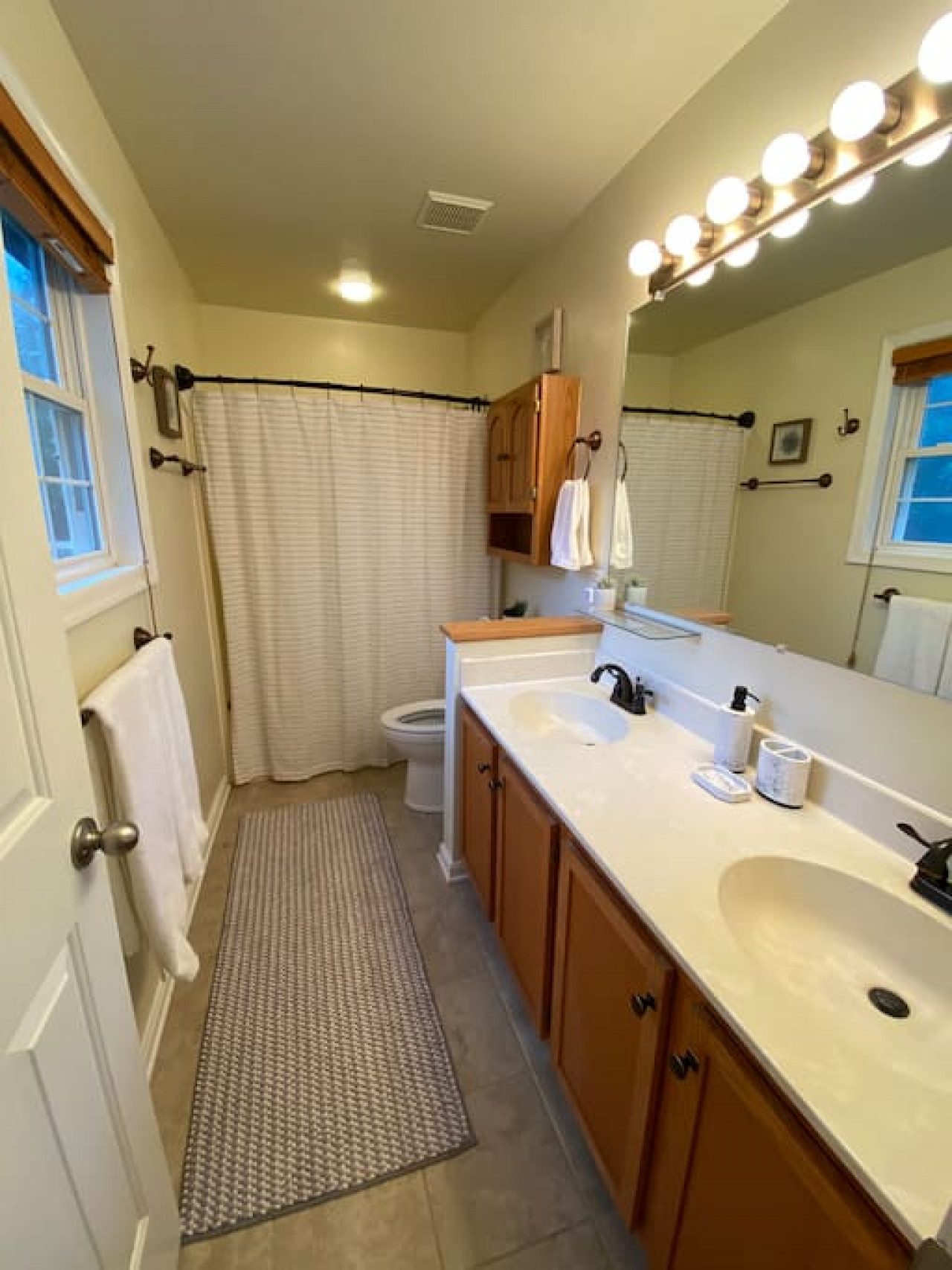 Blue Mountain Getaway: Hot tub, Winery, Game Room - Wise County