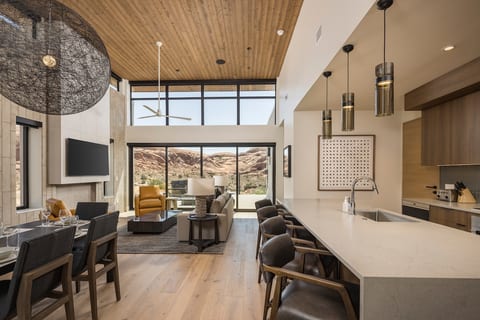 Lionsback Resort - The Strata Casita