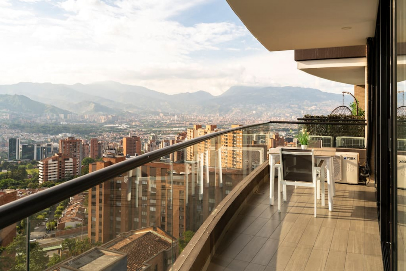 Class Suites - 1403