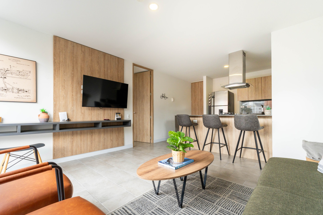 Go Living & Suites - 702
