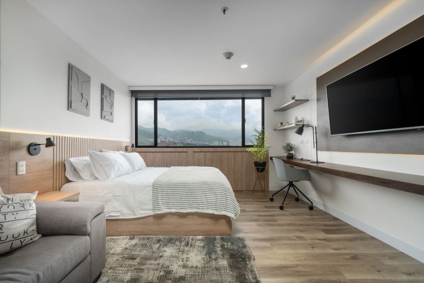 Go Living & Suites - 1015