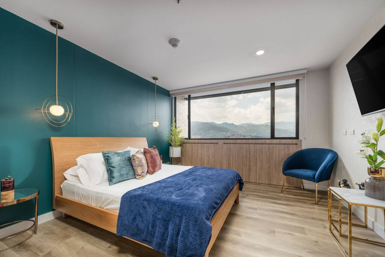 Go Living & Suites - 1204