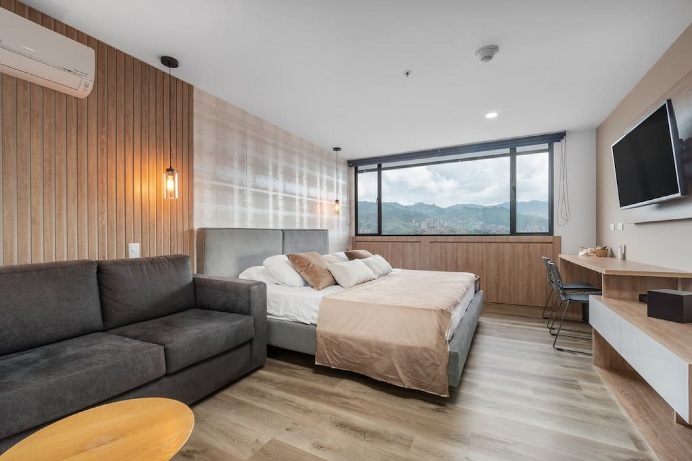 Go Living & Suites - 1317