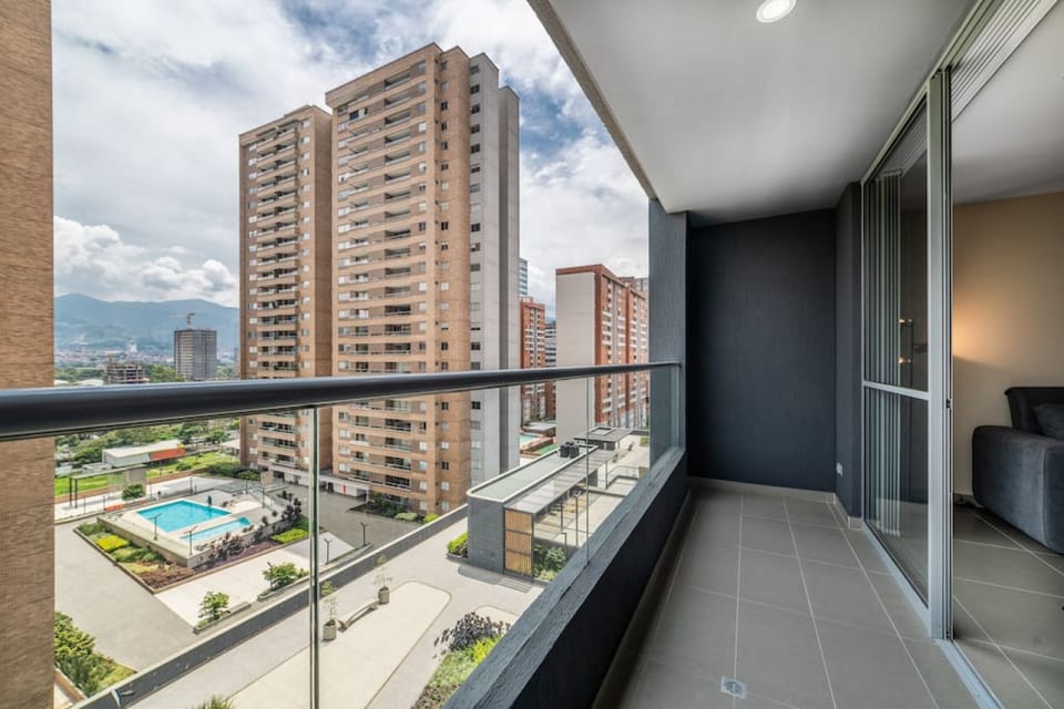 1001 Stylish 1BR Apt 8mins Parque Lleras - Medellin