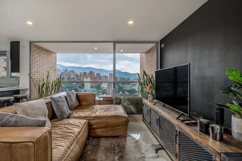 Luxury 2BR Apt near Provenza