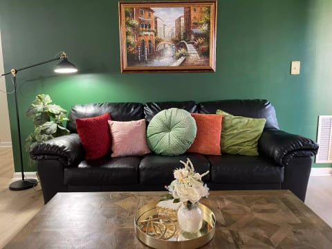 Quiet Condo~Ideal for long stays