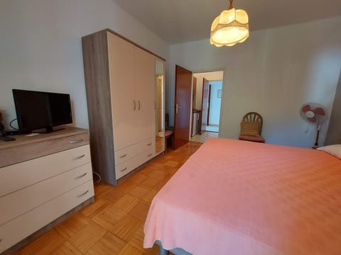 Apartments Fam Tomasic - Unit 204834-5