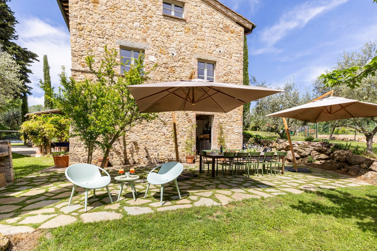 Luxury Serviced Family Villa - Pool/Hot Tub *A/C* image 1