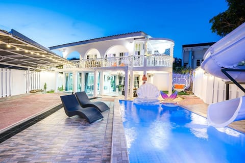 Your SeaCret Stylish Pool Villa 150m from the Sea