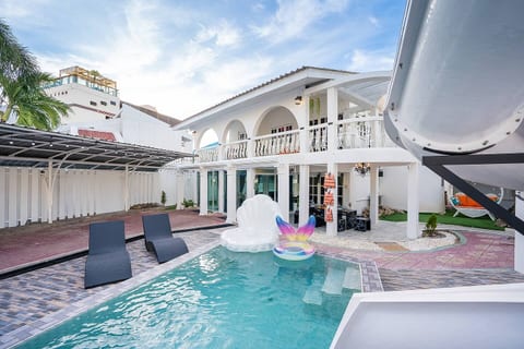 Your SeaCret Stylish Pool Villa 150m from the Sea
