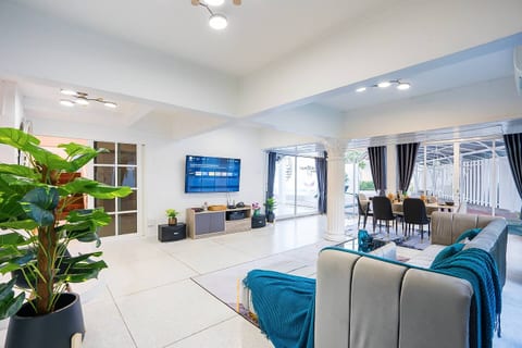 Your SeaCret Stylish Pool Villa 150m from the Sea