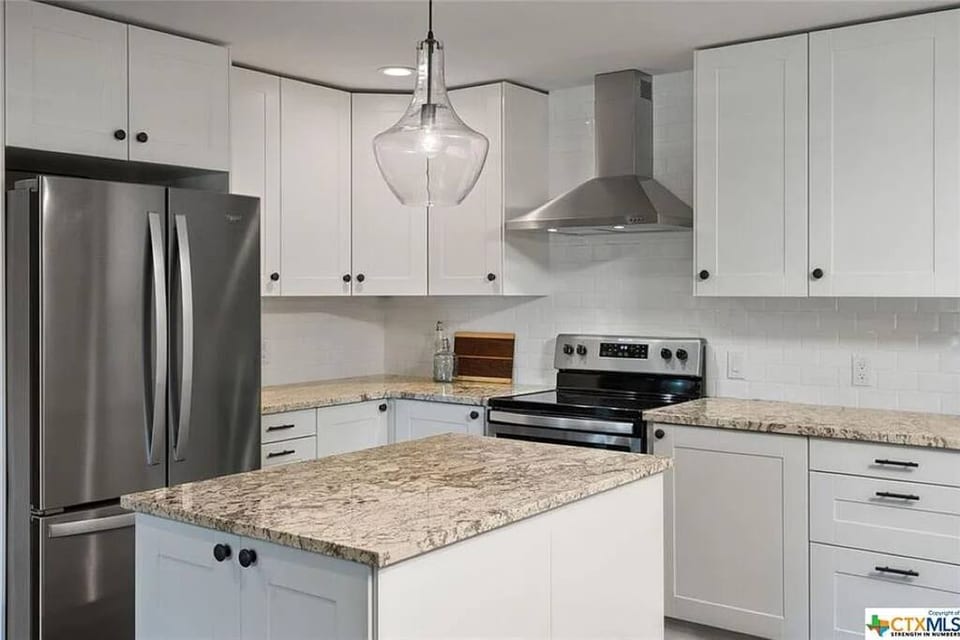 Oasis Ranch Retreat | Walk to Town | Big Yard - Lockhart