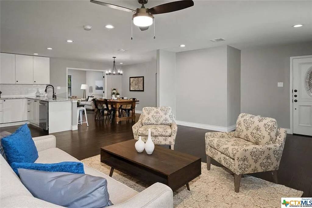 oasis-ranch-retreat-or-walk-to-town-or-big-yard/