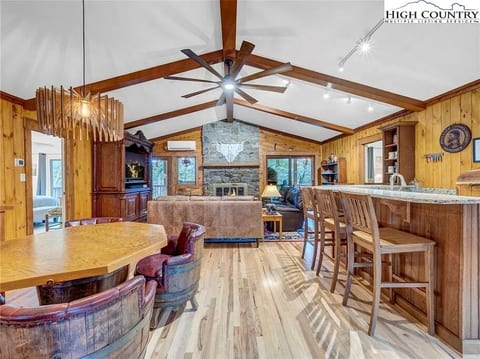 Gilligan's Island Mountain Ski Cottage