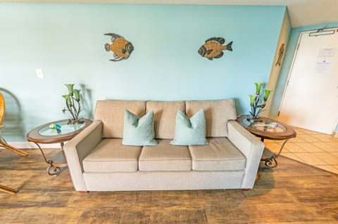 Large Living Room, Beautifully Decorated