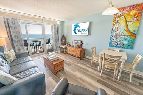 Amazing Living Room with Views of the Ocean 🌊☀️