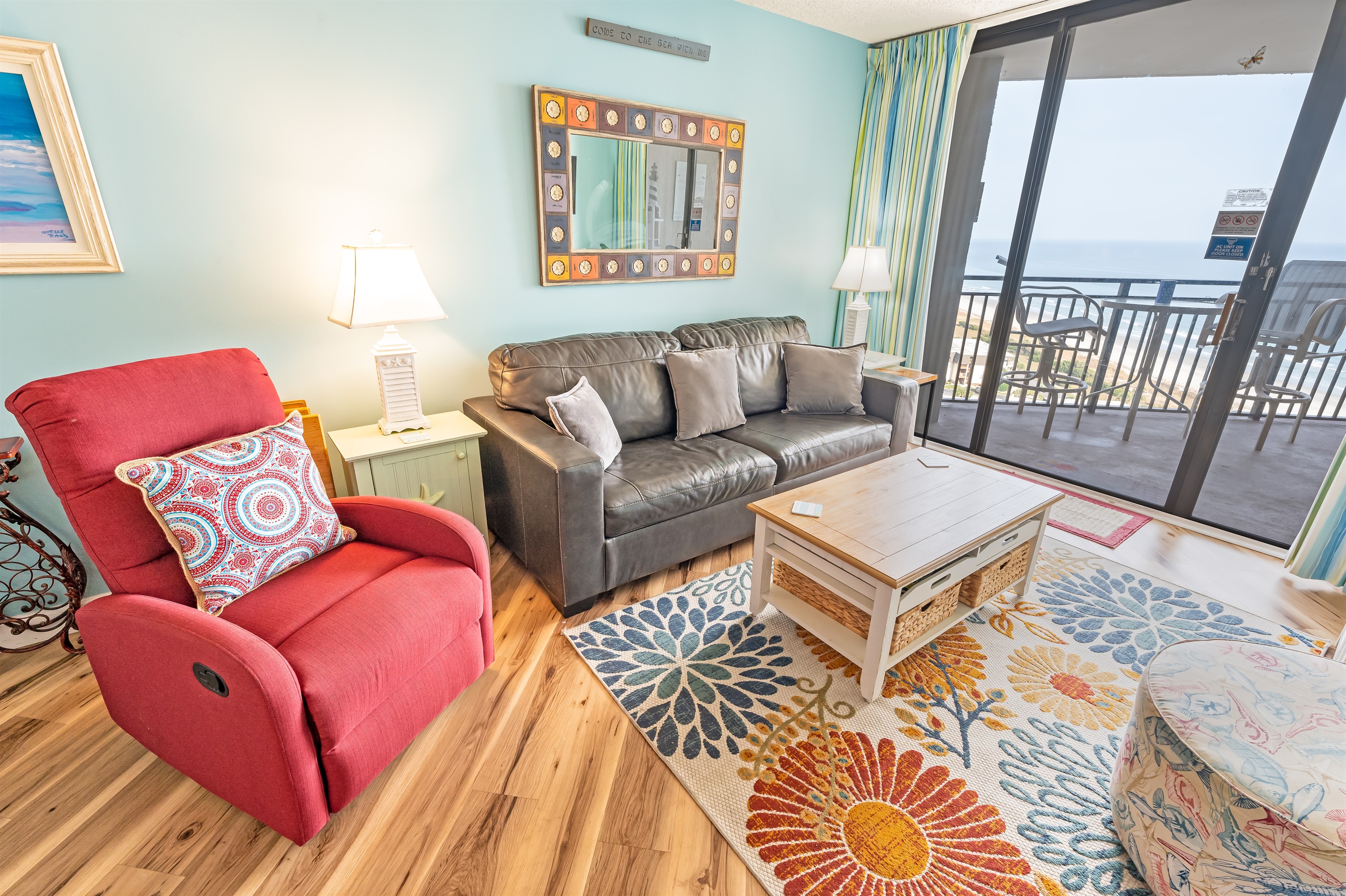 Living Room with Stunning Views🌊☀️