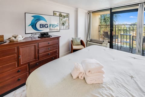 Beautiful Bedroom with Amazing Views