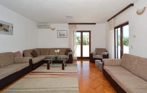 House DD with heated pool - Unit 377955-13