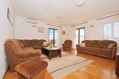 House DD with heated pool - Unit 377955-13