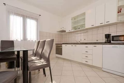 House DD with heated pool - Unit 377955-13
