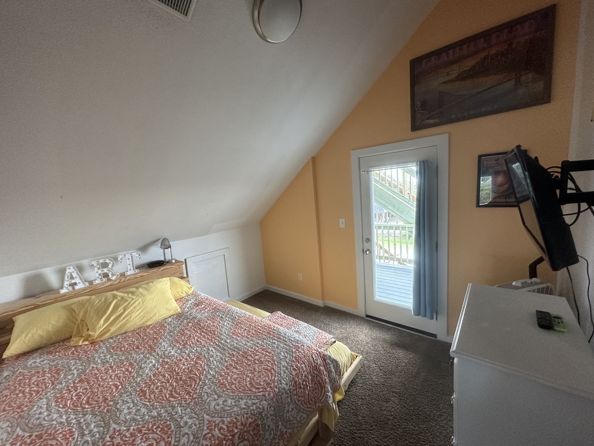 Full over Twin Trundle Room