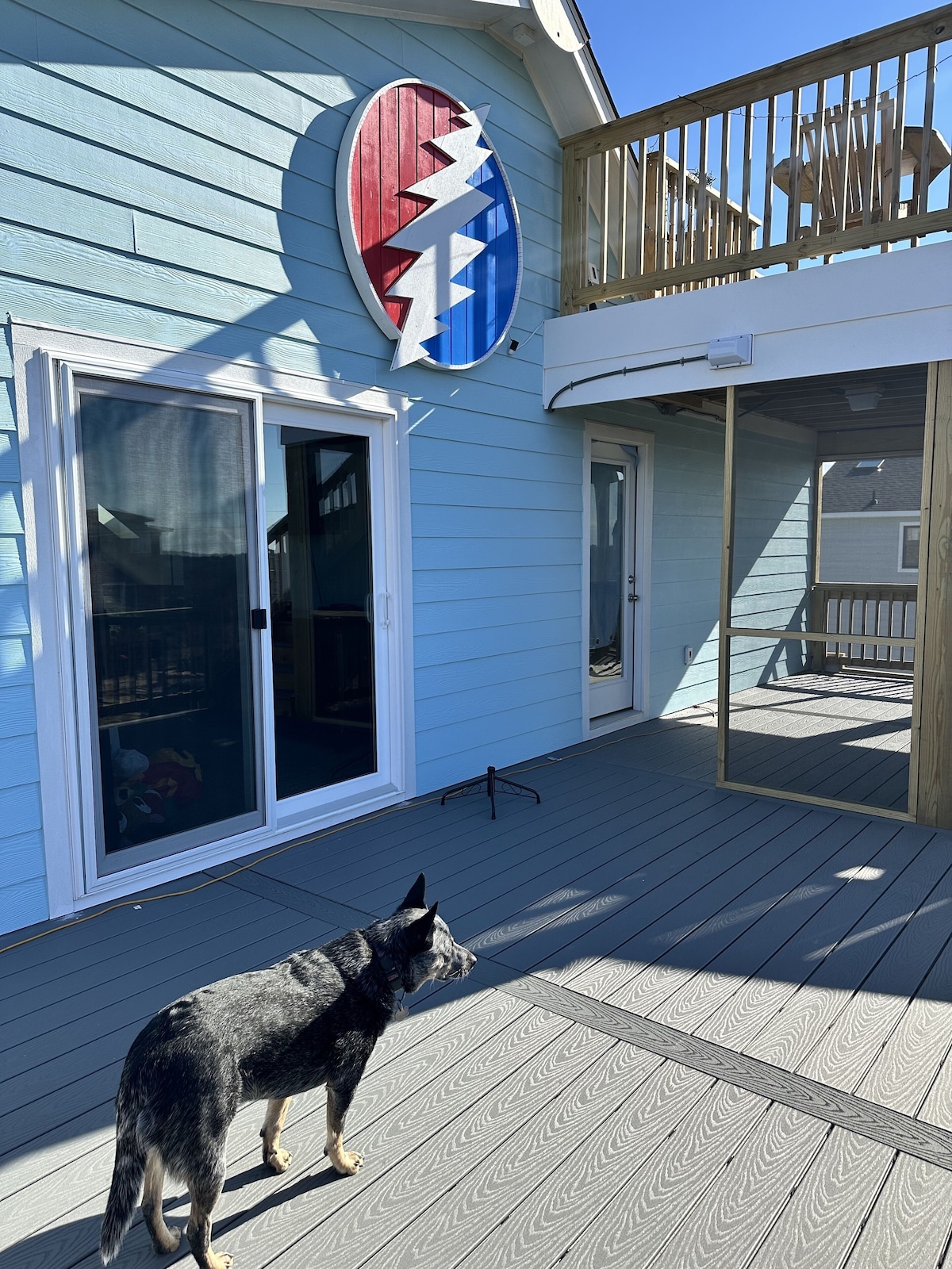stella-blue-obx-the-grateful-dead-house/