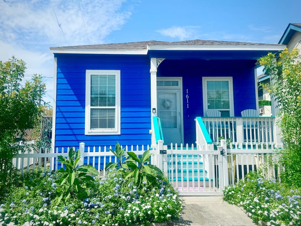 1 blk to Seawall - ADA, Dog, Kid & Work-friendly! image 1