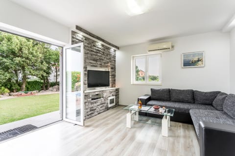 Villa Ezgeta - Unit 377963-13