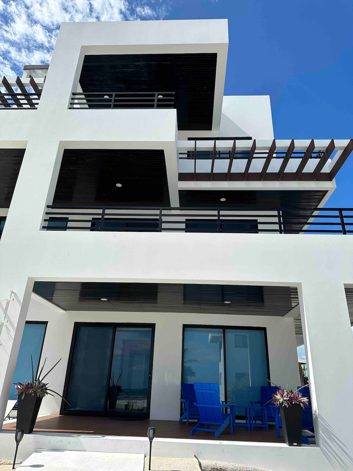 We are in the 1st floor of the Q building we are Q 1 lo ated in phase 3