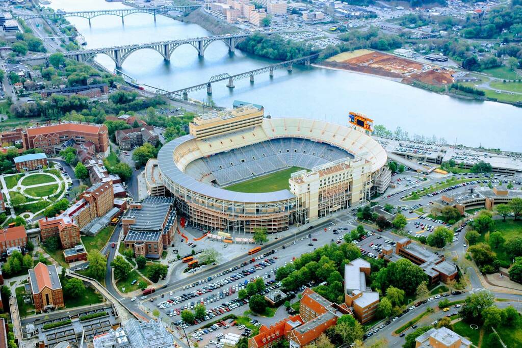 dreamy-woodland-haven-~-hot-tub-~-trails-~-pets-ok/