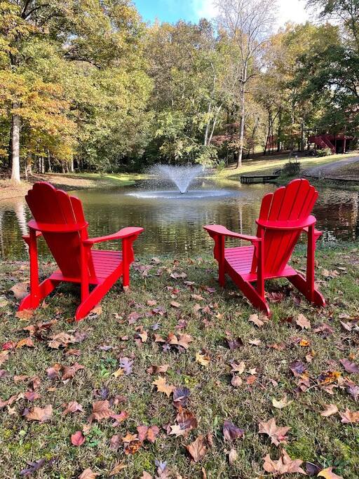 dreamy-woodland-haven-~-hot-tub-~-trails-~-pets-ok/