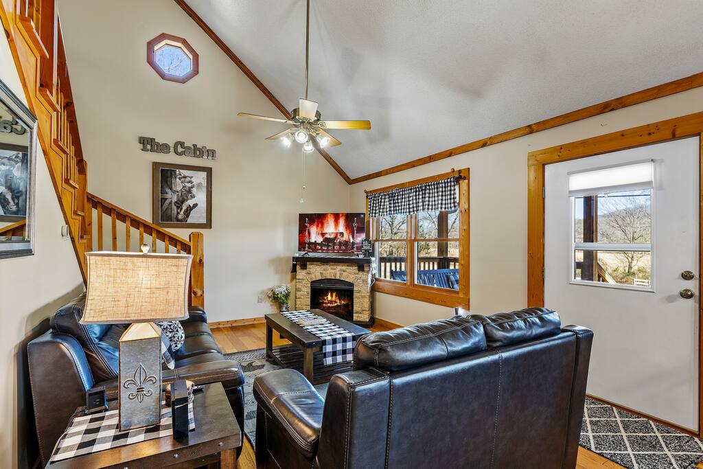 tranquil-and-cozy~hot-tub~fp~trails~fish~pets-ok!/