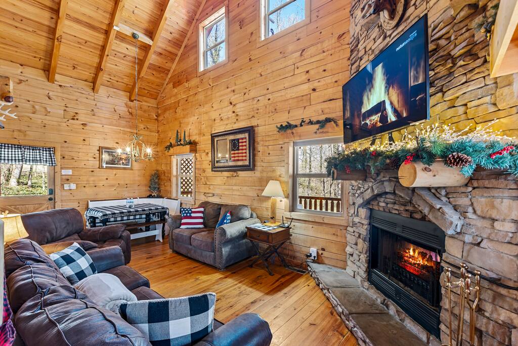 log-cabin-utk-fp~game-room~pool-table~hottub~fish/