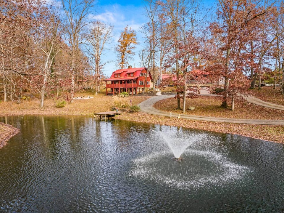 Enjoy your waterfront log cabin, and throw a line into the beautiful Bass pond with fountain (catch and release w/barbless hooks only).
